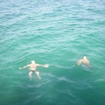 El baño de los miembros viriles y de los marineros también.